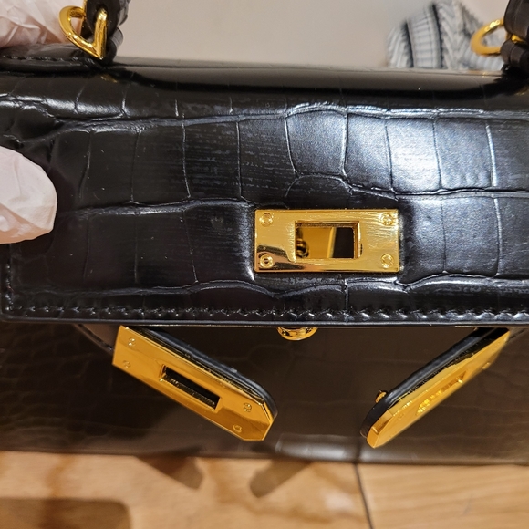 Black handbag - Picture 4 of 8